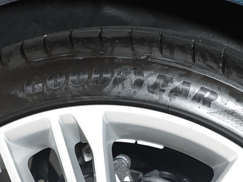 2025�� 45 TFSI quattro ������