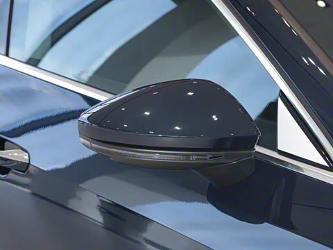 2025�� 45 TFSI quattro ������