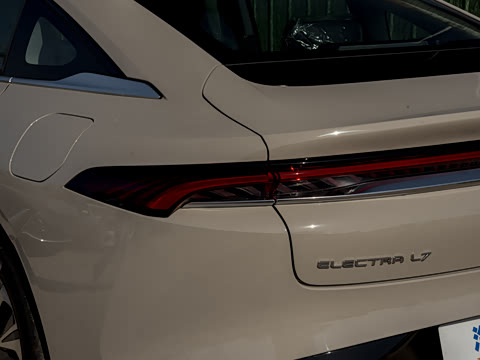 2025�� ������