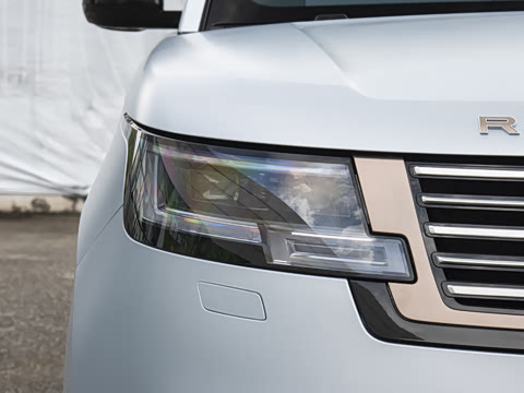 2026�� 4.4 V8 SV����� ����