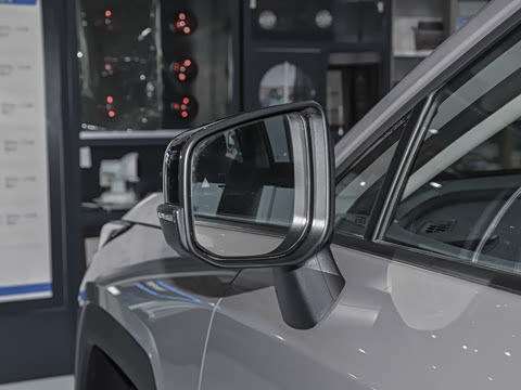 2026�� 2.0L ����������