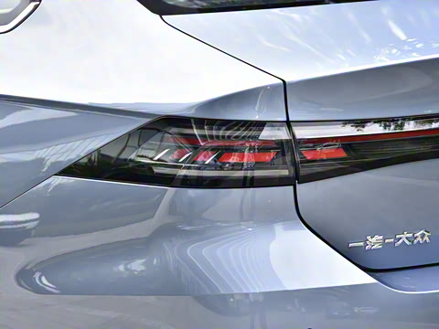 2026�� L 300TSI DSG ������