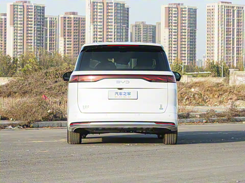 2026 DM-i 1.5T 218KM Խ