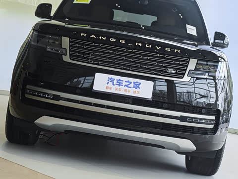 2026�� 3.0 L6 400PS SE�����