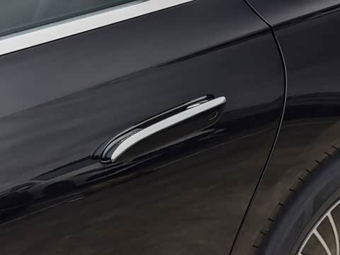 2026�� �Ŀ� E 260 L �����