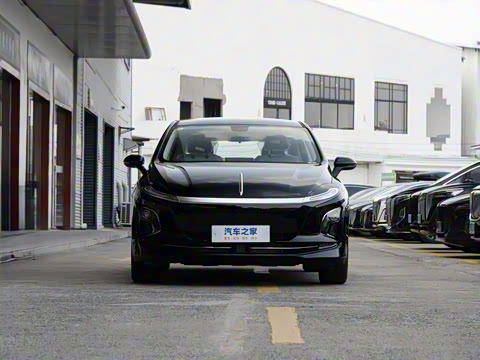 2025�� 610km PLUS