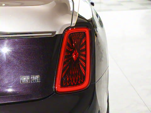 2024�� 4.0T V8��