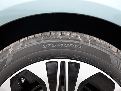 2026�� E 300 L ������