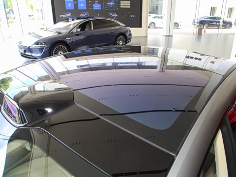 2025�� 705km Max