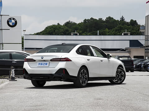 2026�� 525i M�˶���װ