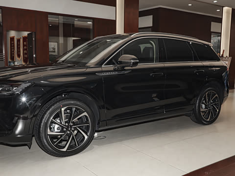 2025�� 2.0T ������ҫ��