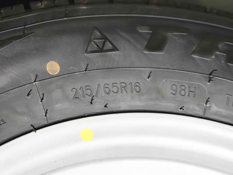 2026�� 2.0L �ֶ����ᾫӢ�� 7�� CNG