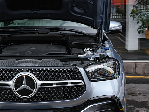 2025�� �Ŀ� GLE 450 4MATIC ������