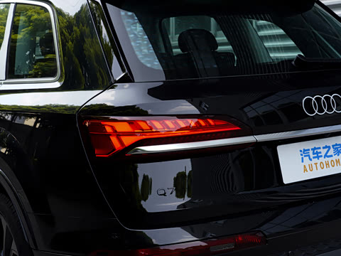 2026�� 55 TFSI quattro S line�˶���