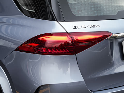 2025�� �Ŀ� GLE 450 4MATIC ������