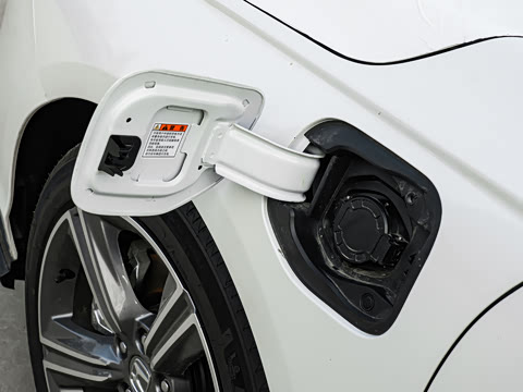 2025�� 2.0L e:PHEV ����