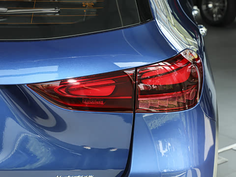 2025�� �Ŀ� GLA 220