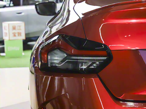 2025�� 225i M�˶���ҹ��װ