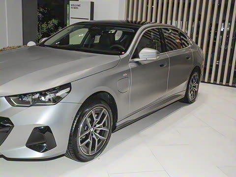 2026�� eDrive 40L M�˶���װ