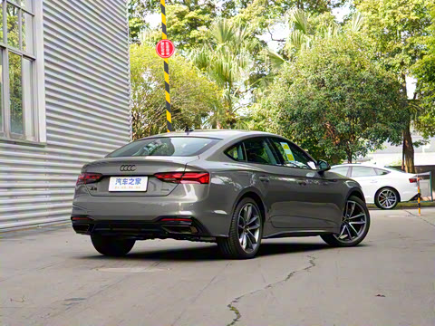 2025�� Sportback ��ذ� 40 TFSI quattro ����������