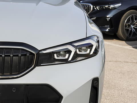 2026�� 330i M�˶���ҹ��װ