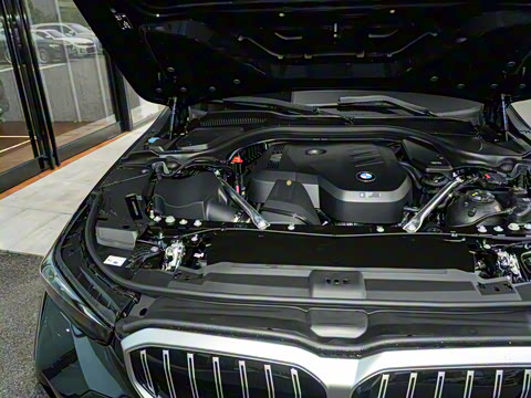 2026�� 530Li ������ M�˶���װ