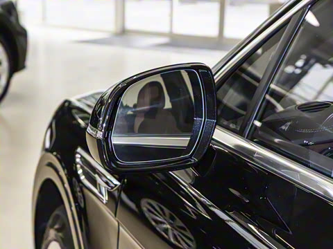 2026�� 4.0T V8 ������