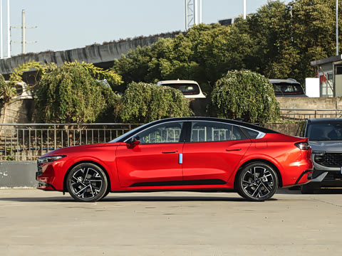 2026  2.0T  EcoBoost  