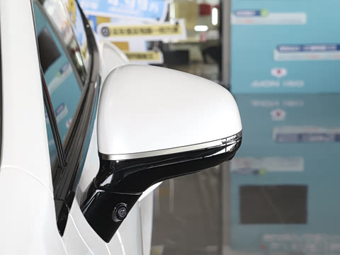 2025�� 825 Max��