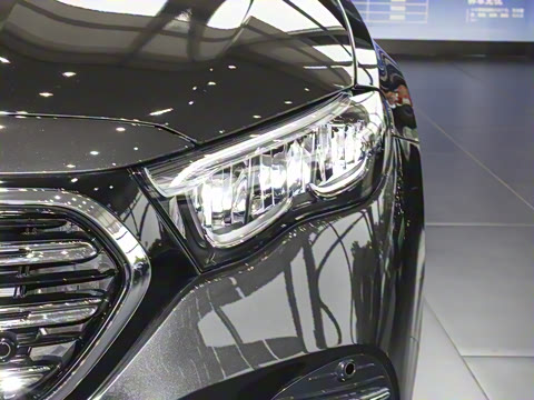 2025�� �Ŀ� E 300 L ������