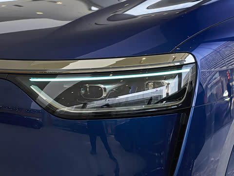 2025�� ���� Ultra�� 53.4kWh 6���� (896�߼����״