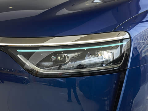 2025�� ���� Ultra�� 53.4kWh 6���� (896�߼����״