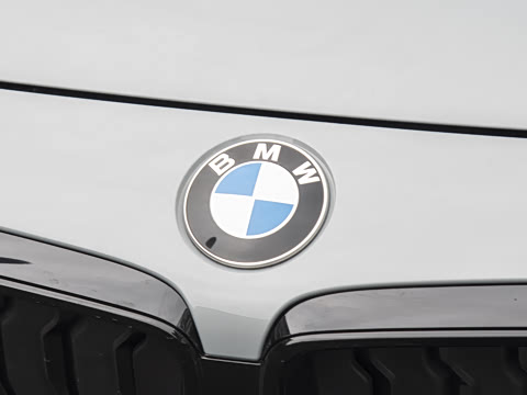 2026�� M240i xDrive