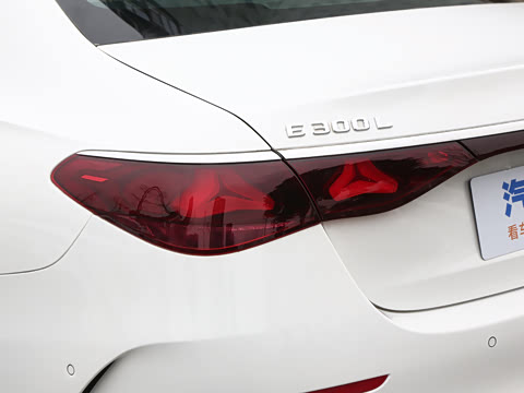 2026�� E 300 L �����˶���