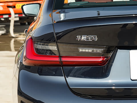 2026�� 330i M�˶���ҹ��װ