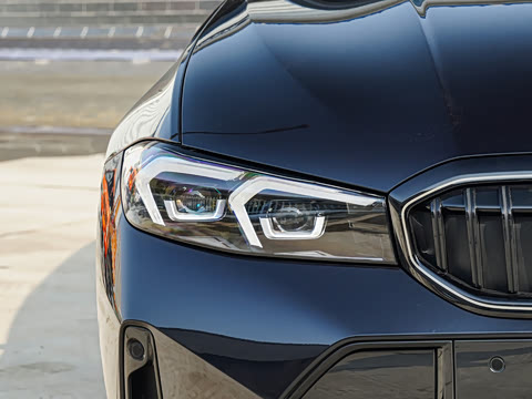 2026�� 330i M�˶���ҹ��װ