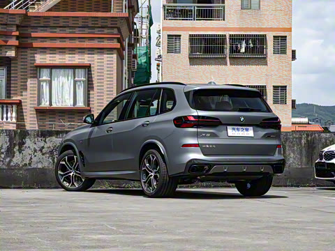 2025�� xDrive 40Li ������M�˶���ҹ��װ