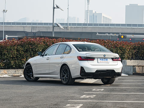 2026�� 330i M�˶���ҹ��װ