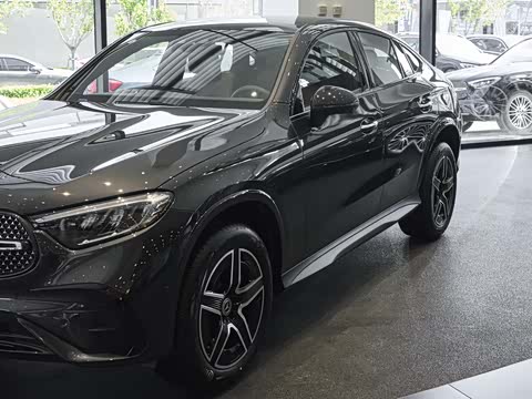 2026�� �Ŀ� GLC 260 4MATIC ����SUV