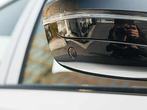 2026�� 330i M�˶���ҹ��װ