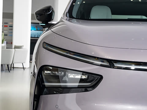 2026�� ���� 702 Max �콢��