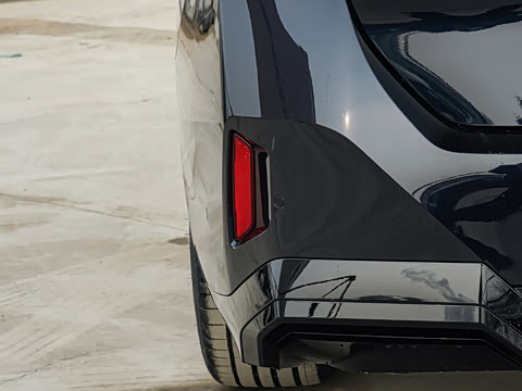 2026�� �Ŀ� 525Li M�˶���װ