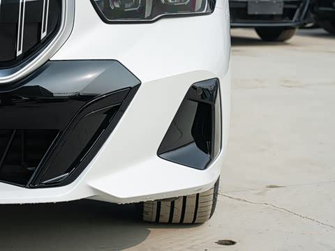 2026�� �Ŀ� 525Li M�˶���װ