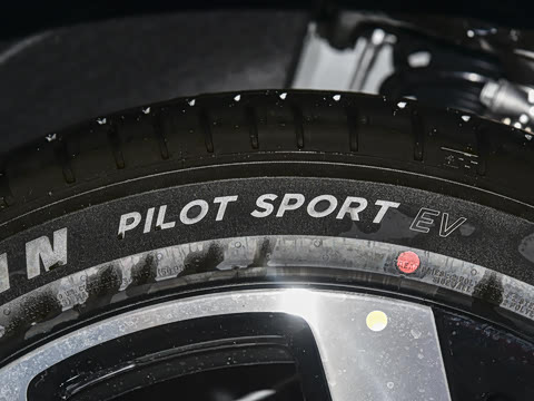 2026�� ���� 725 Max �콢��