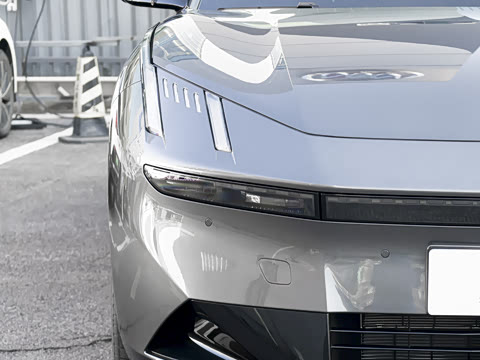 2025�� 240����Ultra H5