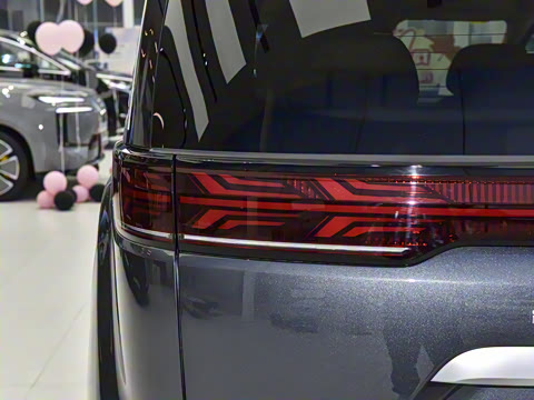 2025�� EV �Ǽݰ� 600 ���������