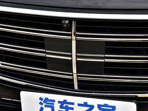 2026�� �Ŀ� E 300 L ������