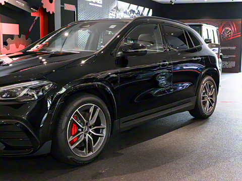 2025�� AMG GLA 35 4MATIC