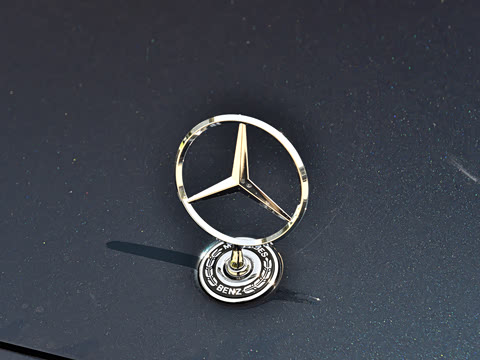 2026�� �Ŀ� E 300 L ������