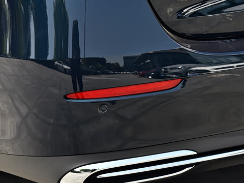 2026�� �Ŀ� E 300 L ������